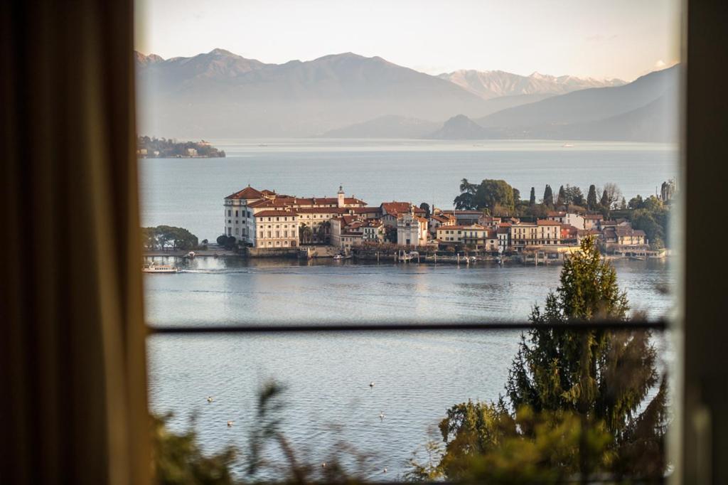 Sana Luxury Apartment Στρέσα Εξωτερικό φωτογραφία