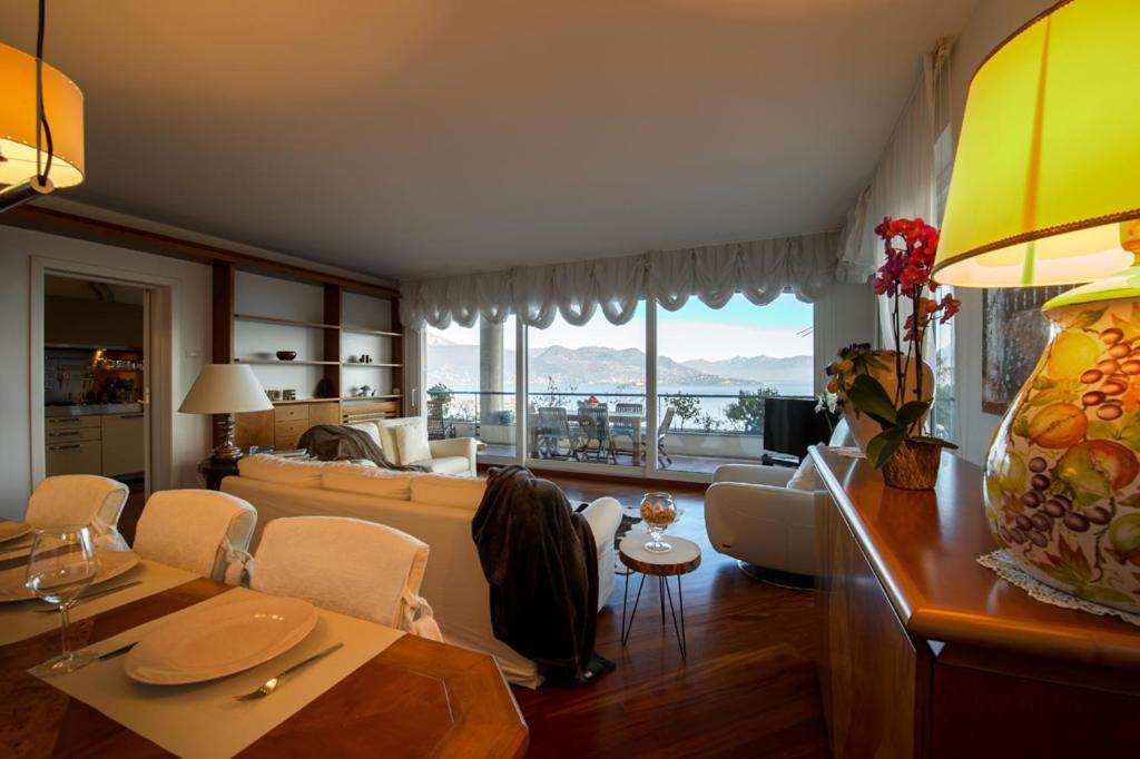 Sana Luxury Apartment Στρέσα Εξωτερικό φωτογραφία